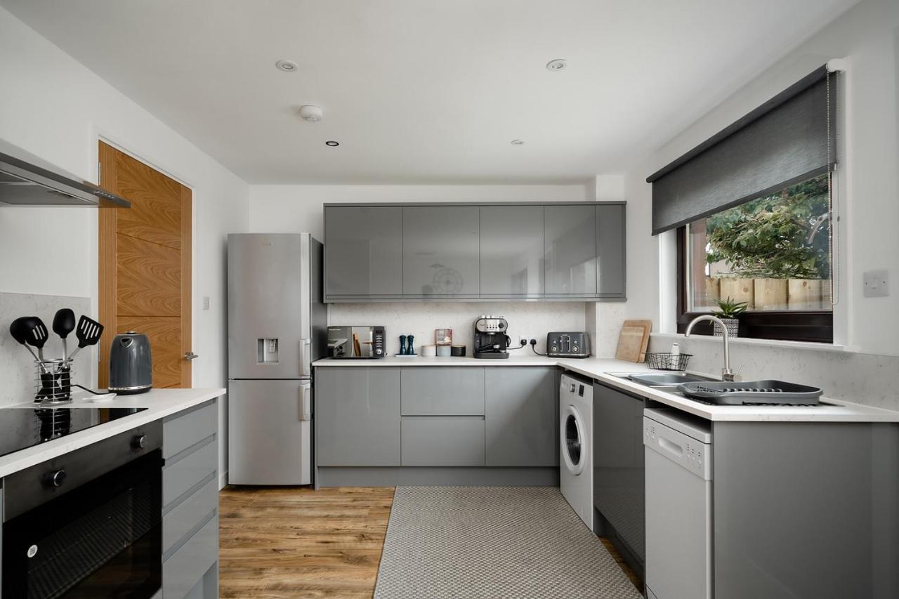 Ness Riverfront Holiday Home - City Centre Inverness Eksteriør billede