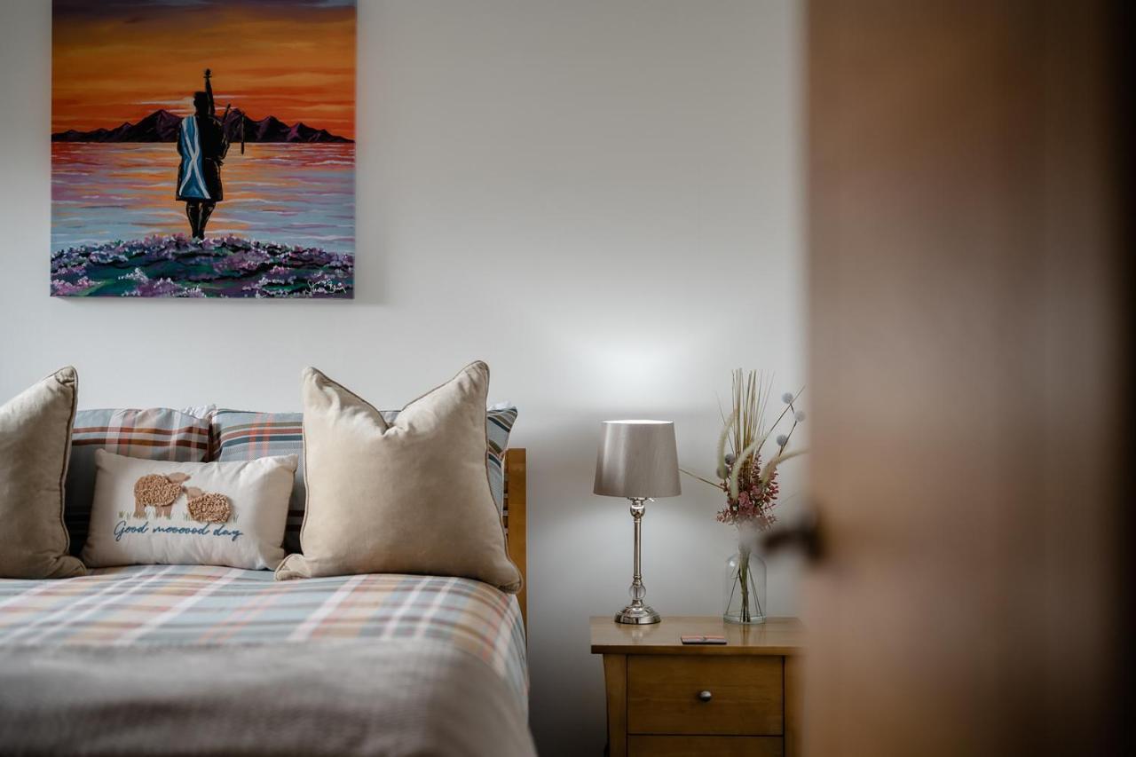 Ness Riverfront Holiday Home - City Centre Inverness Eksteriør billede