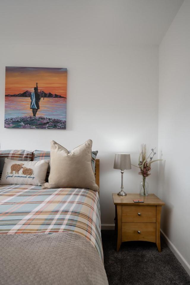 Ness Riverfront Holiday Home - City Centre Inverness Eksteriør billede