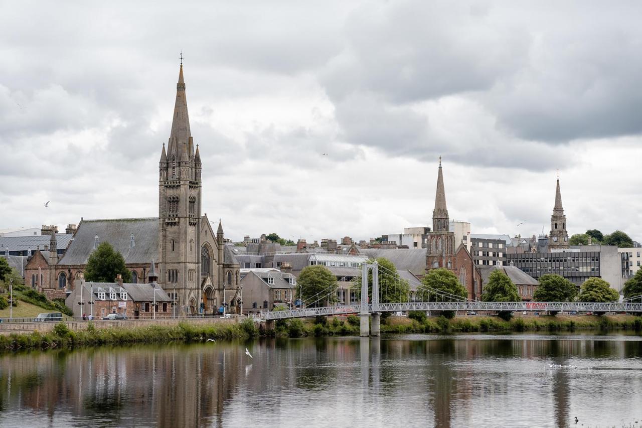 Ness Riverfront Holiday Home - City Centre Inverness Eksteriør billede