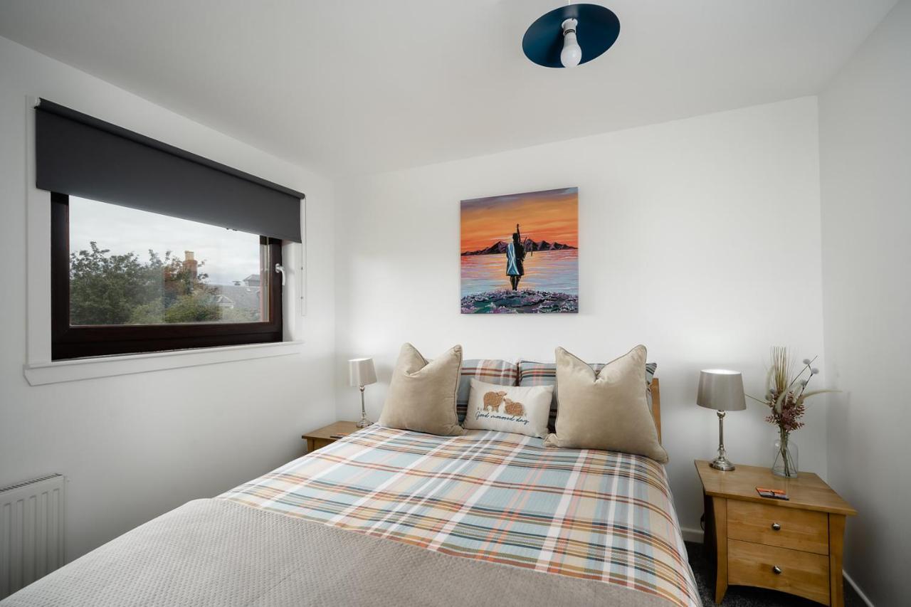 Ness Riverfront Holiday Home - City Centre Inverness Eksteriør billede