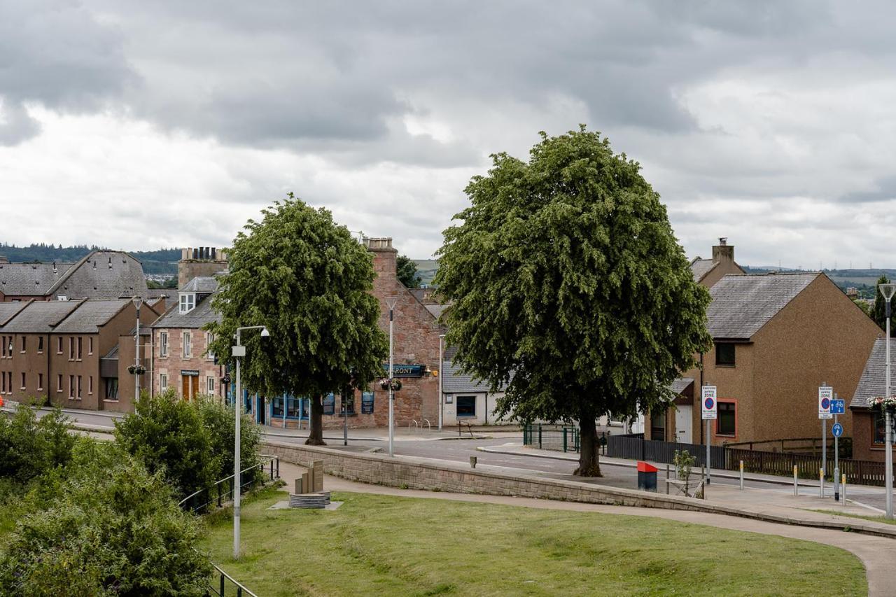 Ness Riverfront Holiday Home - City Centre Inverness Eksteriør billede